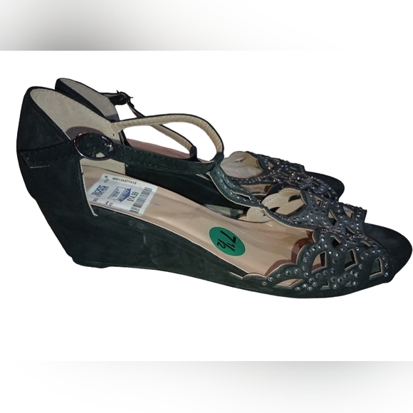 NWT Forever ( 7.5) black jeweled wedge sandals - Picture 1 of 5